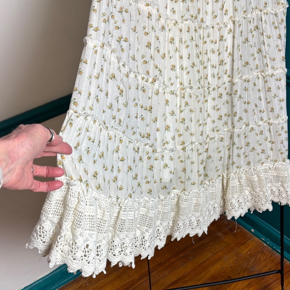 Ralph Lauren Cream Floral Tiered prairie Maxi Skirt with Crochet Hem - Picture 6 of 7